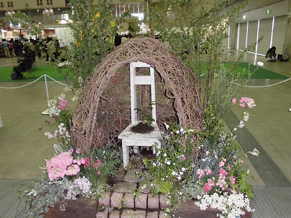 15 日本フラワー ガーデンショウ 家の外まわり 庭の手直し専門会社 ブロック マイスター